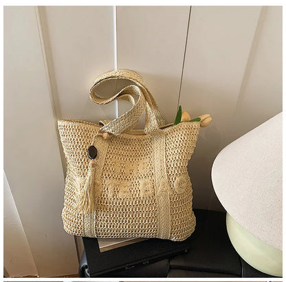 French style large capacity woven straw woven bag for women, new beach vacation shoulder bag, casual commuting tote bag